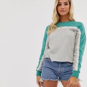 NWT Abercrombie and Fitch Color Block Crew Neck Sweatshirt XL